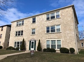 4214 N Wilson Dr, Unit 5 in Shorewood, WI - Building Photo