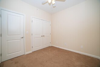 6 Sophia Ct-Unit -6 in West Babylon, NY - Building Photo - Building Photo