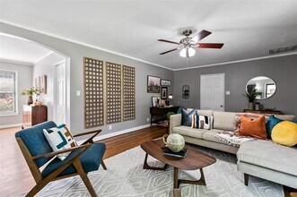 4206 Somerville Ave in Dallas, TX - Building Photo - Building Photo