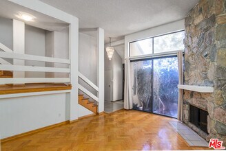 14311 Hartsook St in Los Angeles, CA - Building Photo - Building Photo