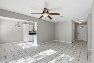 3741 NW 21st Dr in Gainesville, FL - Building Photo - Building Photo