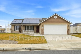 8915 Durham Ct in Pasco, WA - Building Photo