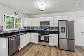 2201 Logan Dr in Jonesboro, GA - Building Photo - Building Photo