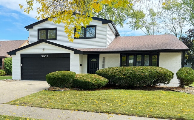 3103 N Wilshire Ln in Arlington Heights, IL - Building Photo - Building Photo