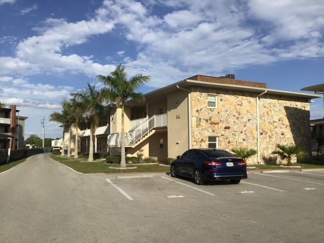 3126 Harbor Blvd in Port Charlotte, FL - Building Photo