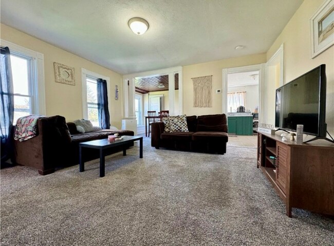 565 Thompson St in Elmira, NY - Building Photo - Building Photo