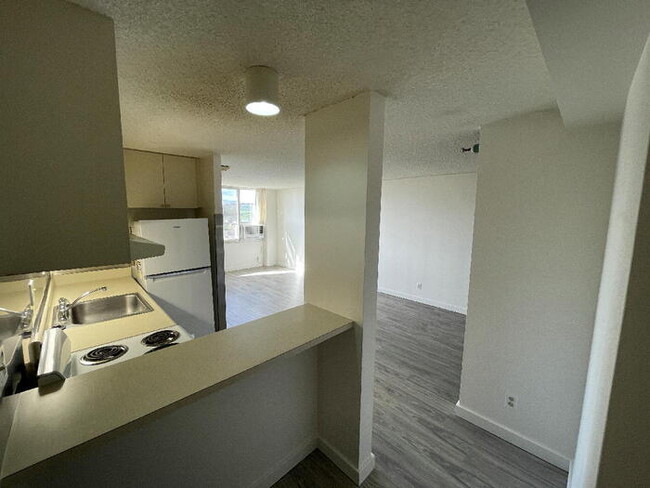 property at 1060 Kamehameha Hwy