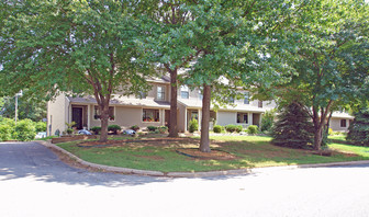 500 Fairway Cir Apartments