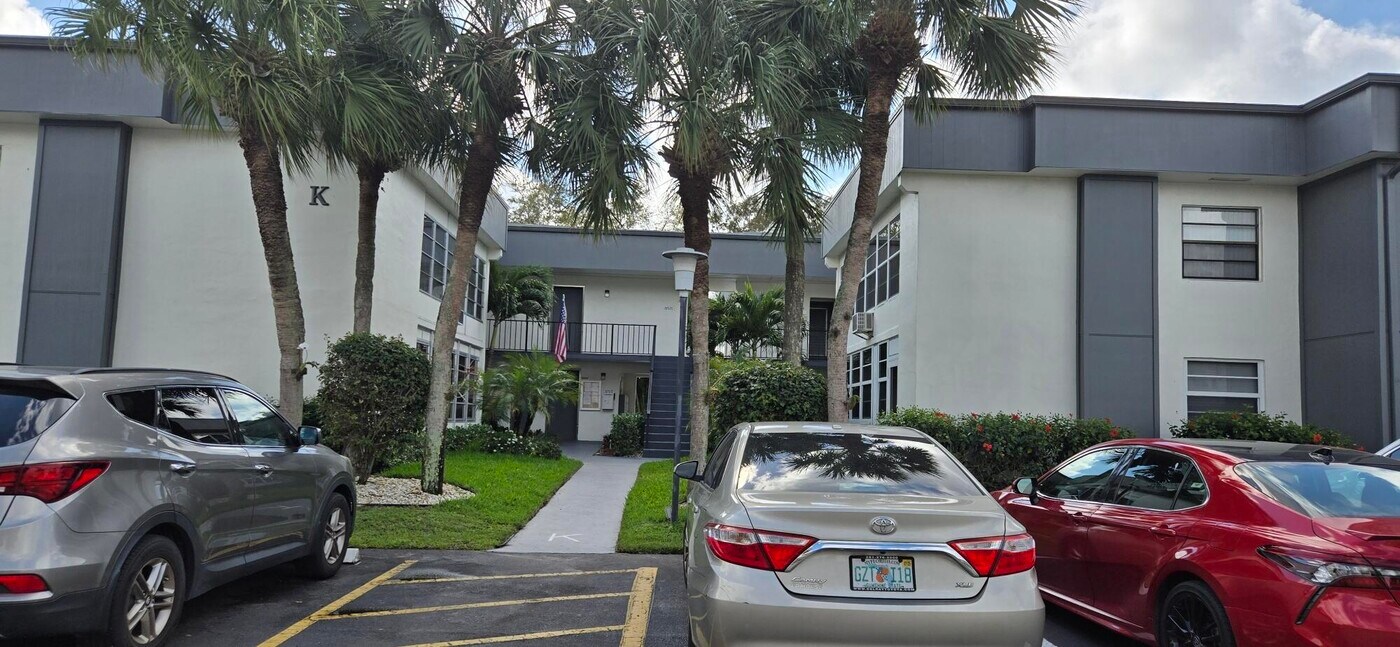 526 Piedmont K in Delray Beach, FL - Building Photo