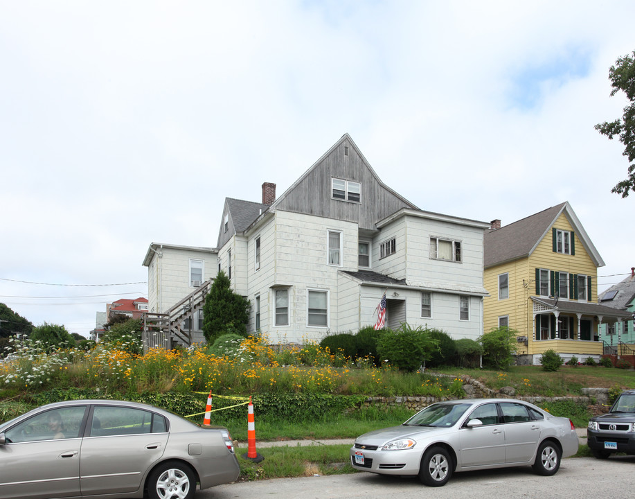 179 Montauk Ave in New London, CT - Building Photo