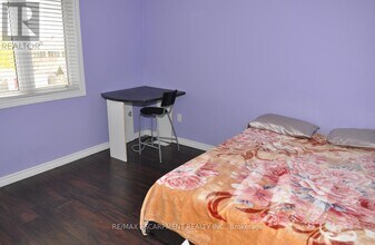 52 Arlington Dr in Georgina, ON - Building Photo - Building Photo