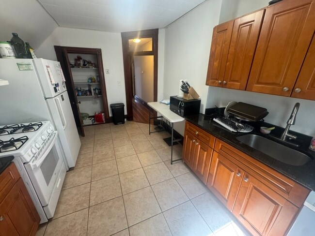 582 Cambridge St, Unit 3