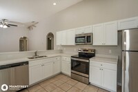 919 38th Terrace E in Bradenton, FL - Building Photo - Building Photo