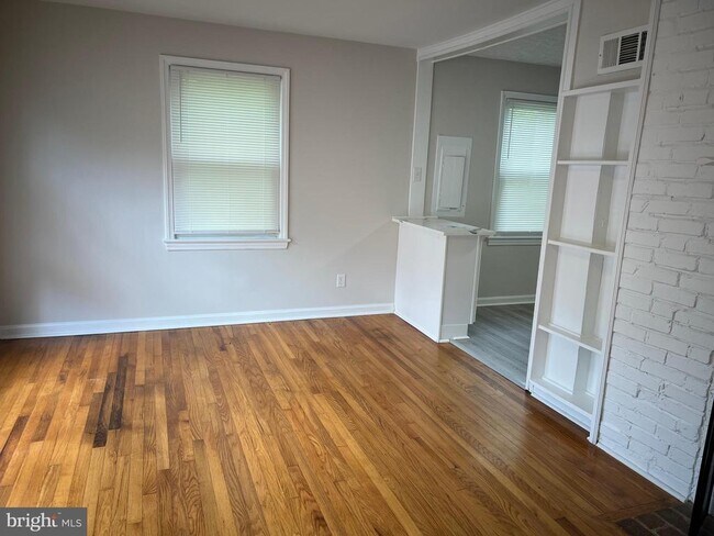 3141 Cofer Rd in Falls Church, VA - Building Photo - Building Photo