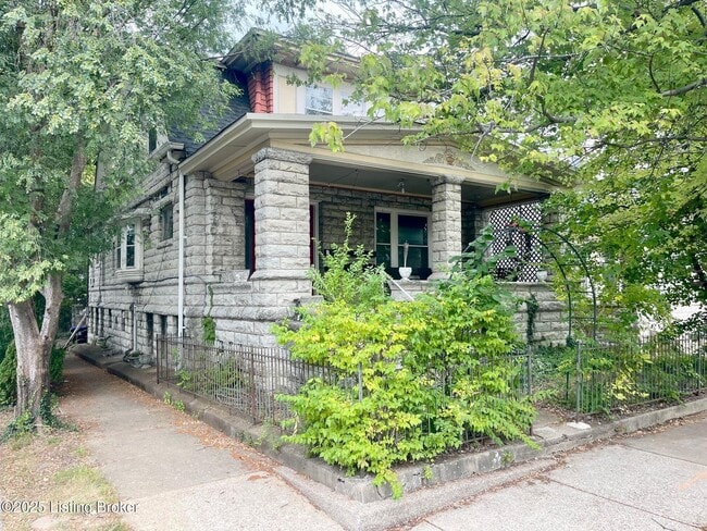 1401 E Breckinridge St