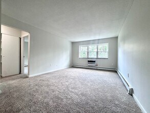 132 North St, Unit 10 in Newton, MA - Building Photo - Building Photo