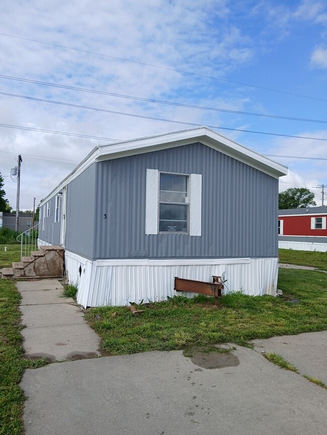 property at 2524 Commonwealth Dr