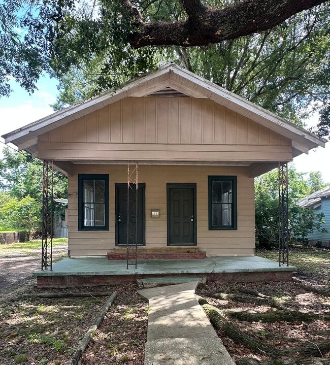 property at 215 S Pierce St