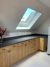 83 Orchard St, Unit 3 in Cambridge, MA - Foto de edificio - Building Photo
