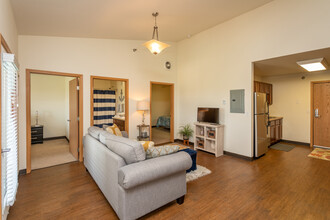 Multi-Family Apartment Living All-inclusive in Fargo, ND - Building Photo - Interior Photo