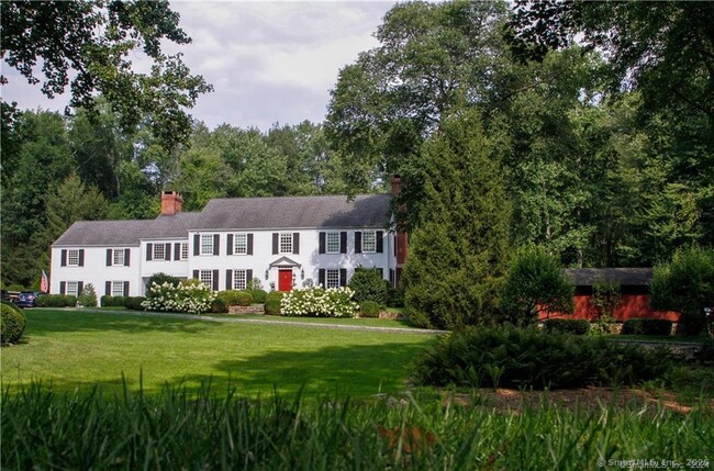 231 Turtle Back Rd in New Canaan, CT - Building Photo - Building Photo