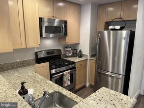 3600 S Glebe Rd in Arlington, VA - Building Photo - Building Photo