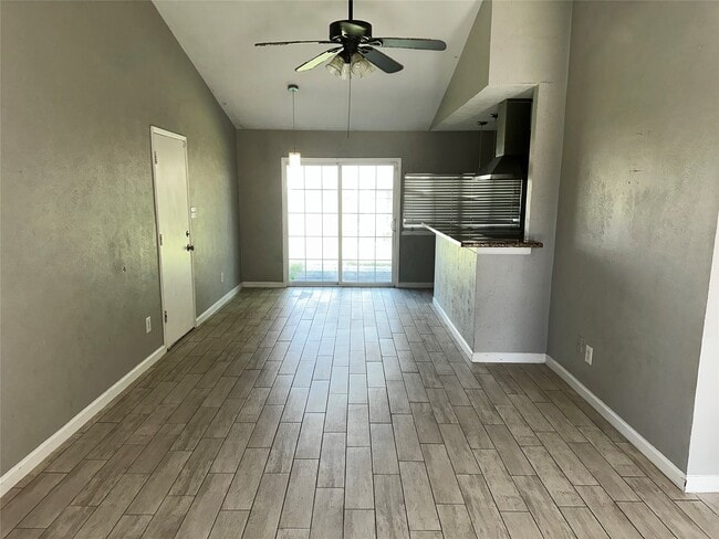 635 Jeff Davis Dr in Richmond, TX - Building Photo - Building Photo