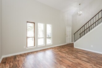 6740 Creekmoor Ln in Riverdale, GA - Building Photo - Building Photo