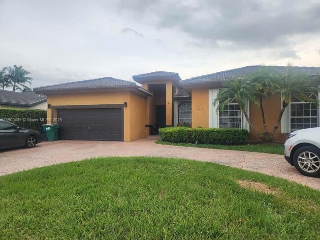 15234 SW 140th St in Miami, FL - Building Photo - Building Photo