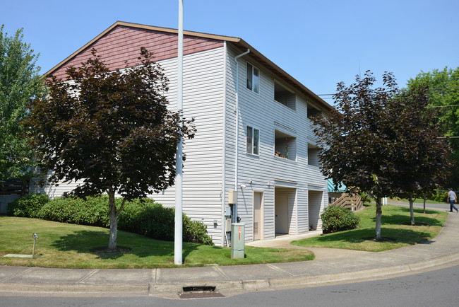 College Park Apartments in Portland, OR - Building Photo - Building Photo