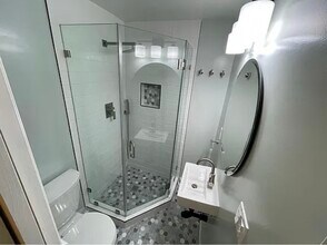 22331 Vanowen St in Canoga Park, CA - Building Photo - Building Photo