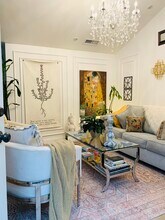 607 N Windsor Blvd, Unit 607 in Los Angeles, CA - Foto de edificio - Building Photo