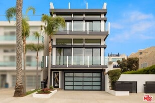 6730 Esplanade in Venice, CA - Building Photo