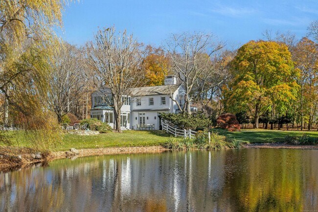 75 Hanson Rd in Darien, CT - Building Photo - Building Photo