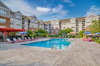 Halstead Norwalk in Norwalk, CT - Foto de edificio - Building Photo