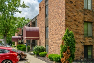 Jackson West in Ann Arbor, MI - Building Photo - Building Photo