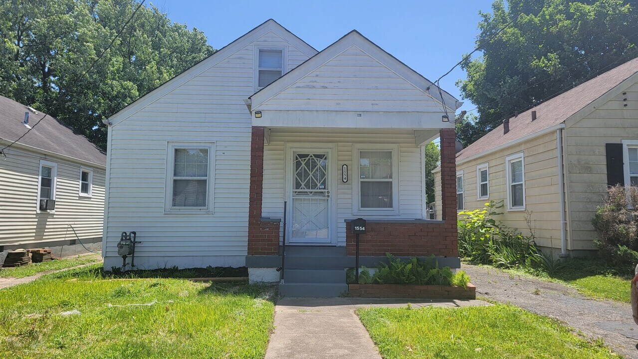 1554 Clara Ave in Louisville, KY - Building Photo