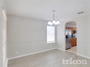 517 Zapata Cir in New Braunfels, TX - Foto de edificio - Building Photo