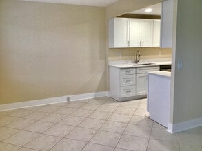 3032 Exeter in Boca Raton, FL - Building Photo - Building Photo