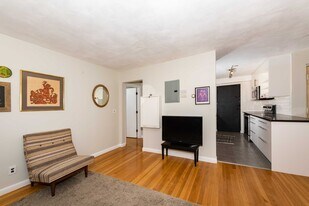 135 Inman St, Unit 4 in Cambridge, MA - Building Photo