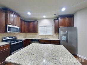 744 Effendi Pl in Fairburn, GA - Foto de edificio - Building Photo