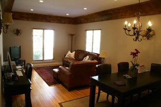 Elm Drive Apartments in Beverly Hills, CA - Building Photo - Building Photo