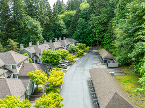 Villages at Montreux in Issaquah, WA - Foto de edificio - Building Photo