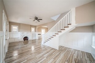 1207 E 55th St in Los Angeles, CA - Building Photo