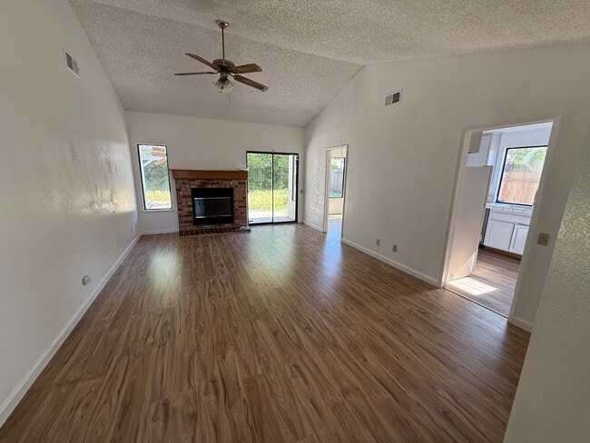 8475 Wheatland Dr in Sacramento, CA - Building Photo - Building Photo