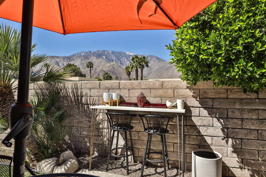 1181 Sunflower Ln in Palm Springs, CA - Building Photo