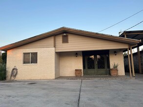 103 S Meadow Ave in Laredo, TX - Building Photo - Building Photo