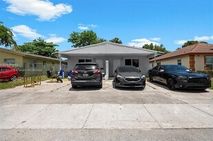 2731 NW 14th St, Unit B in Fort Lauderdale, FL - Building Photo