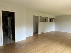 5528 Merritt Cir in Minneapolis, MN - Building Photo - Building Photo