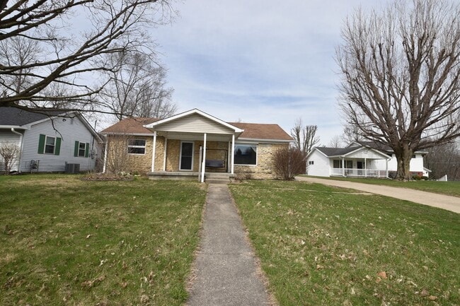 132 E McKenzie Rd in Greenfield, IN - Building Photo - Building Photo
